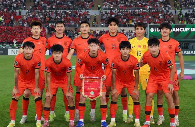 日媒痛斥董路成热搜第一：还说日本足球完蛋吗？中国专家何时成熟