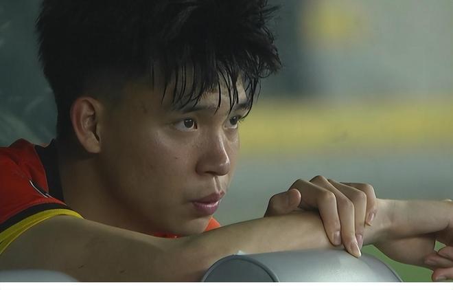 中国男足没必要哭：丢冠军正常，已找到正确道路，拿日本当垫脚石