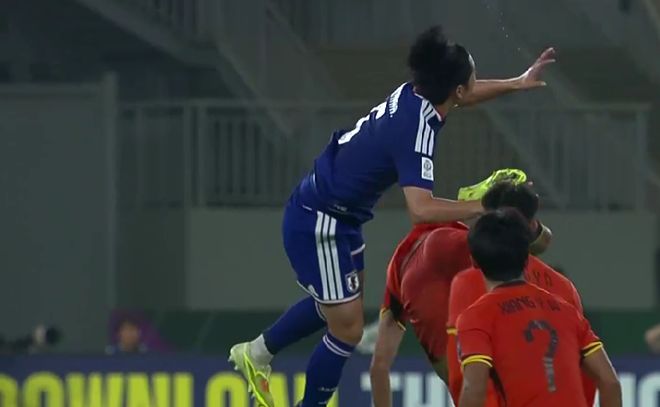 0-2！国足U23被“打回原型”，前20分钟丢掉2球，与日本队差距大