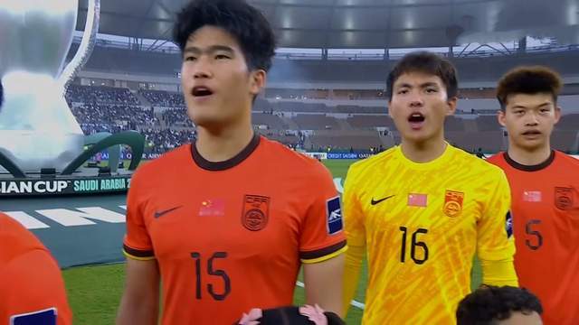 王钰栋游离体系外，胡荷韬解围变助攻 U23国足运气用光 4球俩折射