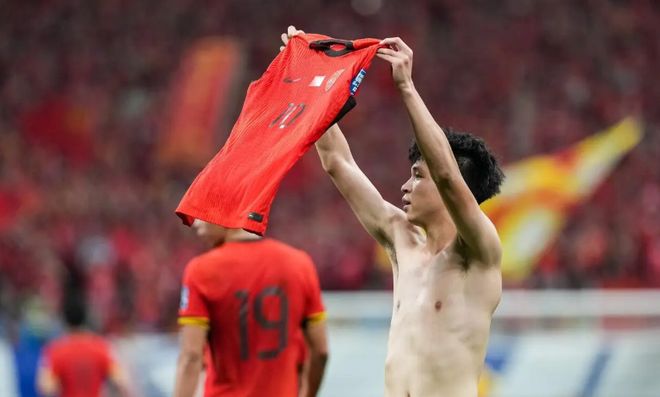 0-4丢冠！可怕的不是输球，而是中国队头号球星王钰栋让人失望