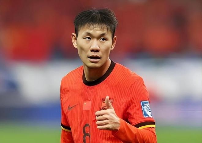 国安功勋成上港后腰位置新黑马！未来若表现出色，就能入选国足