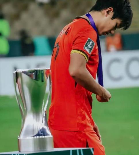 U23国足惨败日本仅一天，三大恶心情况发生，贺炜说了句公道话