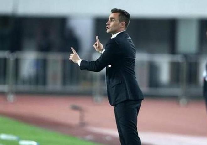 国足2-2乌兹二队！1人染红仍11打11虽平犹耻 林皇又进球 卡帅凶猛