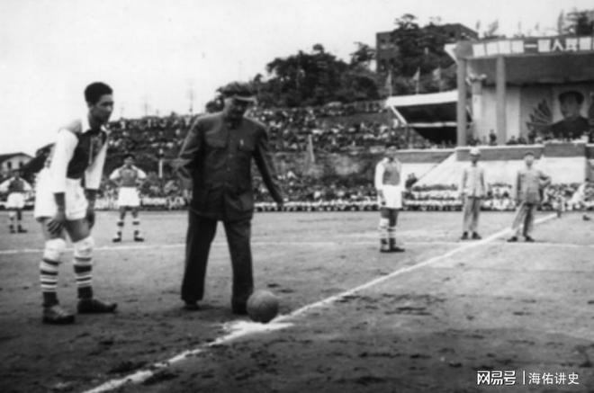 1964年贺龙奉命整治国足，三招下去战力狂增，打遍亚洲雄踞第二