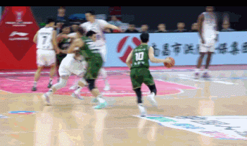 何许人也？马鑫鑫自投自抢打成2+1 替补8分钟已经12+6