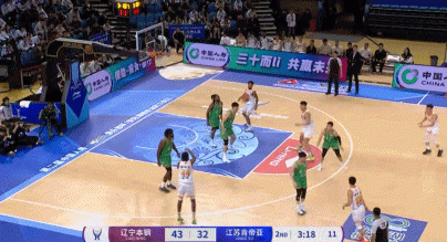 暴殄天物！庞峥麟吸引防守送背后华丽妙传 亨特扣篮得手但已超时