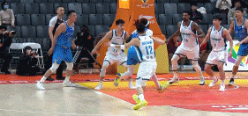 攻防碾压!米奇送惊天大帽&吕俊虎连续反击 青岛从次节末轰出22-2 攻防碾压!米奇送惊天大帽&吕俊虎连续反击 青岛从次节末轰出22-2