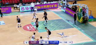 火力全开！贾昊连中三分独得8分 吉林轰出17-4领先长沙勇胜20分