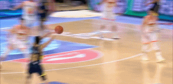 乘胜追击！徐杰内外开花连得5分&杨溢打2+1 广东10-0扩大优势