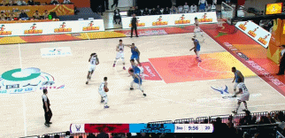 能把队友气疯!谢智杰不看人妙传郭凯 后者空篮上飞 能把队友气疯!谢智杰不看人妙传郭凯 后者空篮上飞