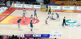 许利民不满吃T!方硕争球与于德豪对撞痛苦倒地 裁判回看无吹罚 许利民不满吃T!方硕争球与于德豪对撞痛苦倒地 裁判回看无吹罚