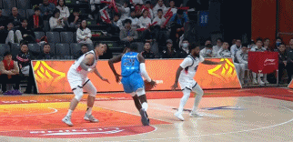 需要打得聪明些!陶汉林仅打14分钟&郭凯11分钟分别领到个人第4犯 需要打得聪明些!陶汉林仅打14分钟&郭凯11分钟分别领到个人第4犯