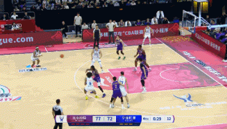 打得可以！辛普森13中7拿到25分3板8助1断 6次失误