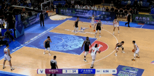 值得培养!王洪泽5中4拿到9分4板3助 正负值+30 值得培养!王洪泽5中4拿到9分4板3助 正负值+30