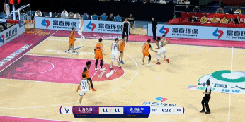 太猛了！巴尔文双手补扣后计时器断电了 简单修整后恢复工作