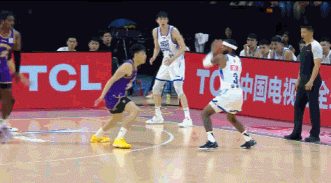 一气呵成!廖三宁断球反击一条龙劈扣打停宁波 一气呵成!廖三宁断球反击一条龙劈扣打停宁波