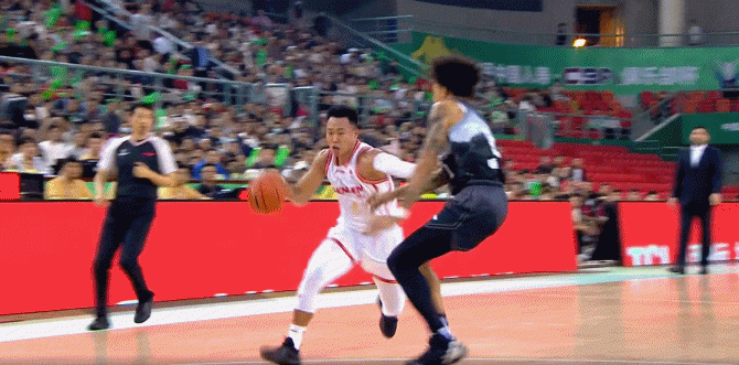 就是这么快!贺希宁反击顶开威尔逊强硬上篮 深圳回应11-0反超! 就是这么快!贺希宁反击顶开威尔逊强硬上篮 深圳回应11-0反超!