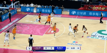 礼尚往来！洛夫顿挤开防守双手暴扣 巴尔文空切暴扣2+1迅速回应