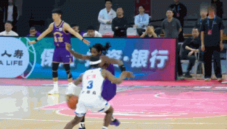 还有彩蛋！辛普森强投三分不中 北控两人抢板压哨乌龙送2分