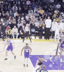 八倍镜在手!凯尔登·约翰逊三分再中 帮助马刺扩大优势 八倍镜在手!凯尔登·约翰逊三分再中 帮助马刺扩大优势