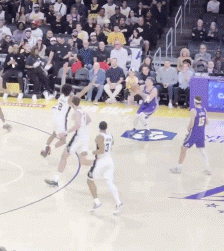 百步穿杨！东契奇外线开炮 超远三分洞穿篮心