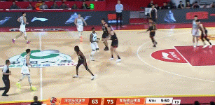 生猛！段昂君中路突击 起飞滑翔单臂暴力灌筐