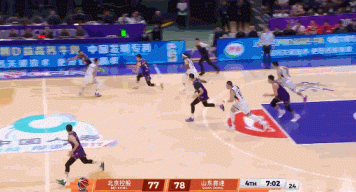 力劈华山！沈梓捷反击跟进大鹏展翅单臂砸扣