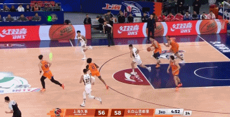 破荒！张镇麟中路突击 起飞滑翔双手暴扣扳平比分打停吉林