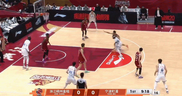 基本不用跳！辛普森突破挑篮不中 法尔轻松双手补扣！