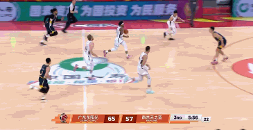 能下快攻的大中锋！2米11马鑫鑫反击接球双手暴扣