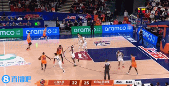 摧枯拉朽！怀特塞德接球顺下 躲开防守双手暴力灌筐