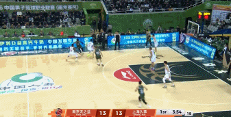 帽子戏法！马内克外线开炮 三分3连击打停上海