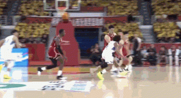 逼抢动作过大！葛昭宝弧顶夹击犯规 犯满离场