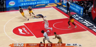 手感来了挡不住!探花庞峥麟借掩护 自信加长三分还在进! 手感来了挡不住!探花庞峥麟借掩护 自信加长三分还在进!