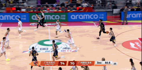 收放自如！王洪泽篮下漂亮戈塔特掩护 徐杰蝴蝶穿花突破上空篮