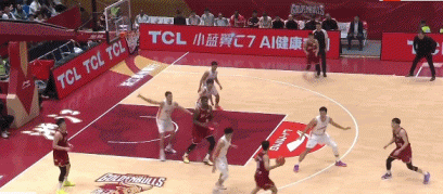 球队未来!李悦洲弧顶干拔三分命中&助攻约翰逊扣篮帮助浙江反超 球队未来!李悦洲弧顶干拔三分命中&助攻约翰逊扣篮帮助浙江反超