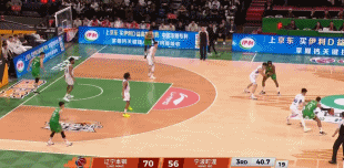 摧枯拉朽！杰克逊抢断反击 起飞滑翔力压布朗暴力隔扣