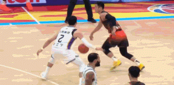 你是真不怕吃T！克里斯补扣疯狂拽筐荡秋千