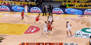 出手少！张镇麟上半场3中1得到5分1板3助1断 三分2中1