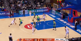 摧枯拉朽！迪亚洛强攻顶翻防守 上篮命中打停天津