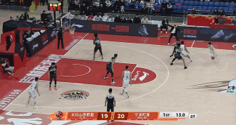 大举反击！刘晓宇三分穿针 宁波轰出19-5进攻狂潮强势反超