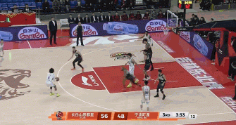 破荒！杰克逊自投自抢三分止血 此前宁波被吉林轰出15-0攻击波