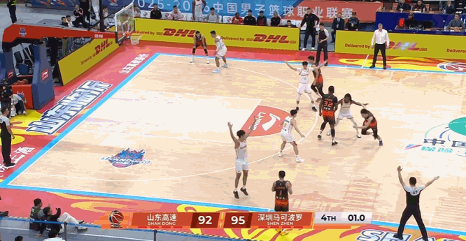 媒体人谈山东最后一攻:战术还可以 克里斯忘回头&高诗岩慌了传球 媒体人谈山东最后一攻:战术还可以 克里斯忘回头&高诗岩慌了传球