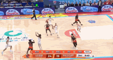 进了就是十佳球!鲍威尔中线直接长传克里斯空接砸飞 进了就是十佳球!鲍威尔中线直接长传克里斯空接砸飞