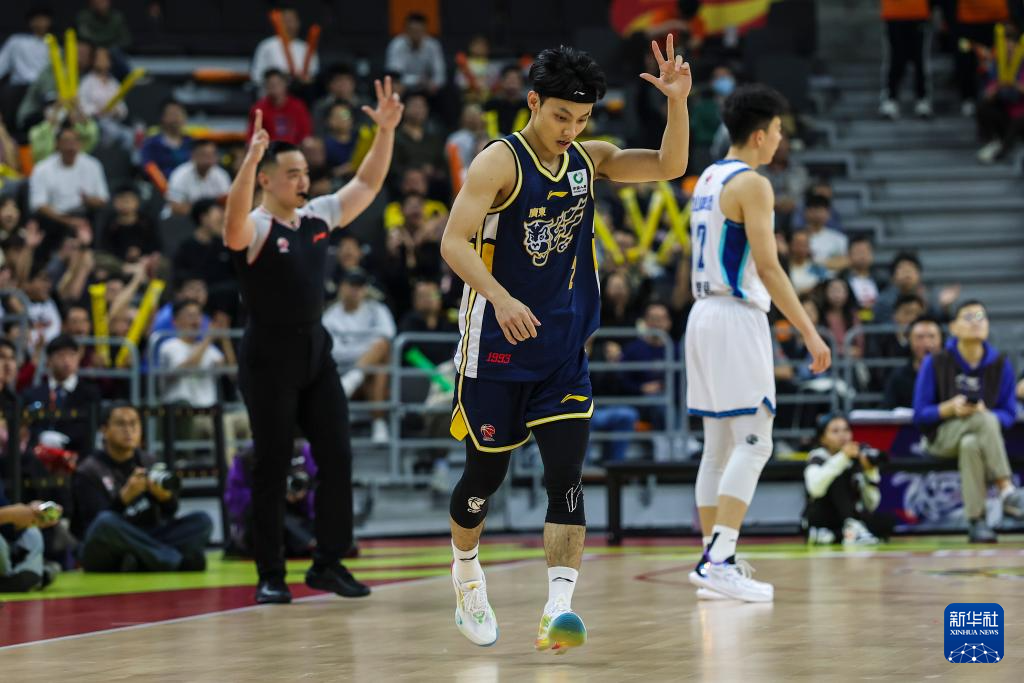CBA常规赛：广东东阳光胜青岛崂山啤酒