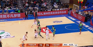 火力全开！庞峥麟撤步加长三分命中 本场已砍下30分