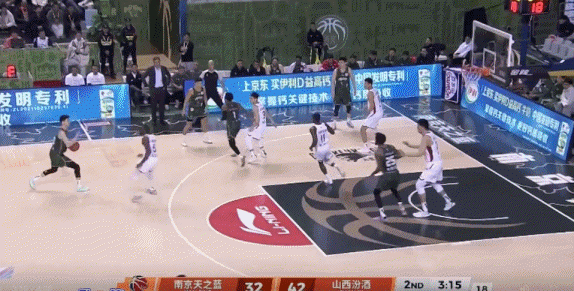 郭昊文突破对抗&诺威尔报复性动作故意顶撞被吹违体 山西挑战失败