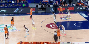 状态很一般！弗格半场6中1&三分5中1仅拿5分 还有3次犯规