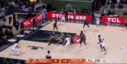 建立优势！林庭谦突破自投自补打进 天津一波13-1领先到10分